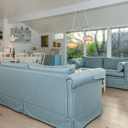 펜션 Rustic Retreat At Strand-by Traum