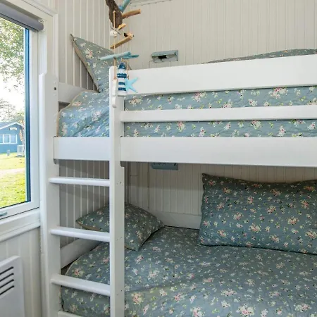 Rustic Retreat At Strand-by Traum Nyaraló