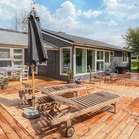 Rustic Retreat At Strand-by Traum Hemmet