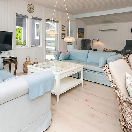 Rustic Retreat At Strand-by Traum Hemmet
